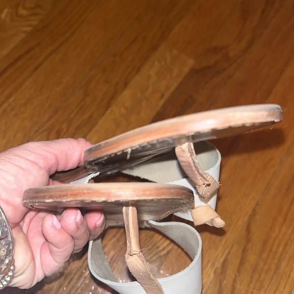 Steve Madden ladies leather and wood flip flops size 8 - Picture 5 of 6